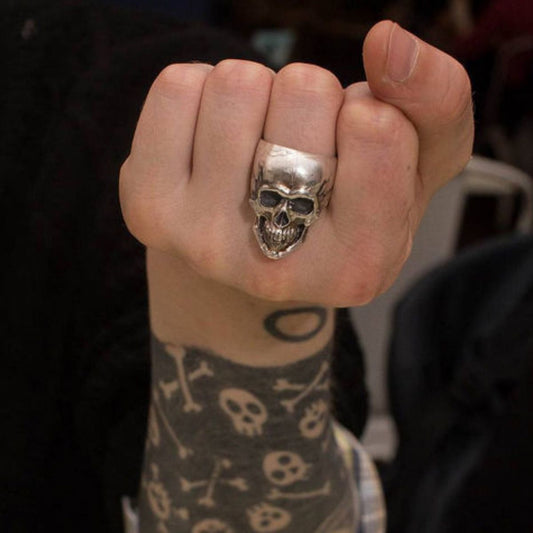 Silberner Totenkopfring