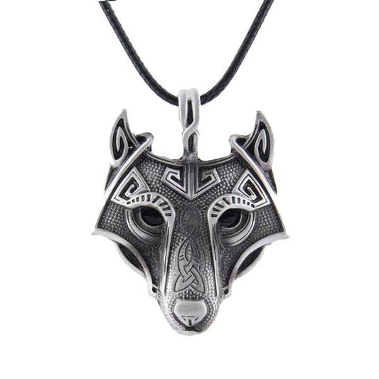 Collier Viking Loup Fenrir en argent sur fond blanc