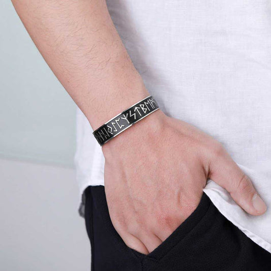 bracelet futhark porté