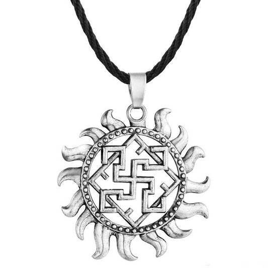 Collier des Valkyries en Argent sur fond blanc