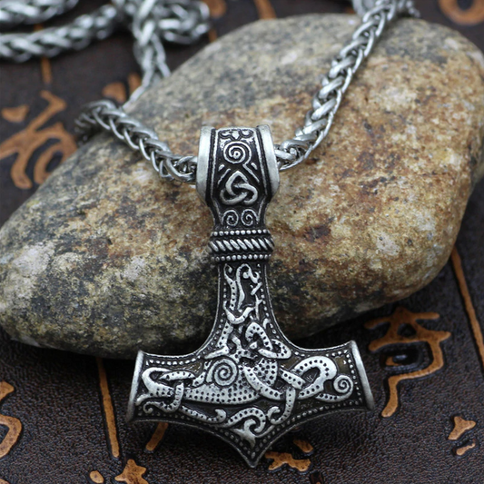 Collier Mjollnir Details